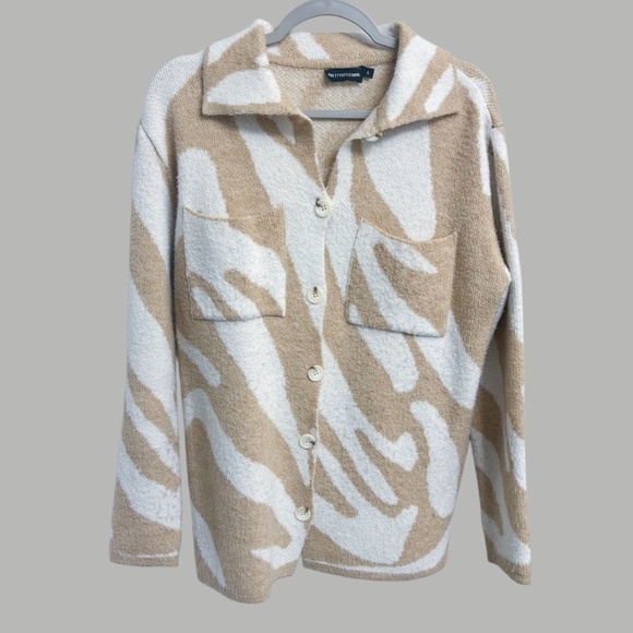 Cool Patterned Sweater - Picture 4 of 5